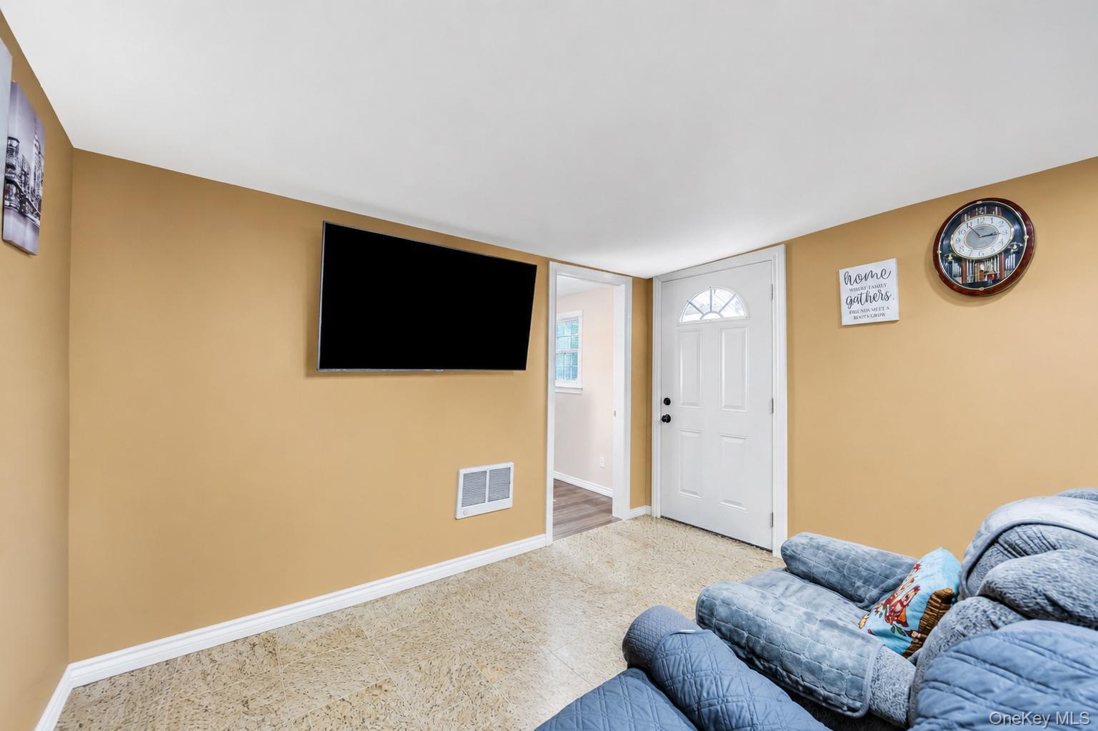 600 Broadway, Unit D14 photo 16