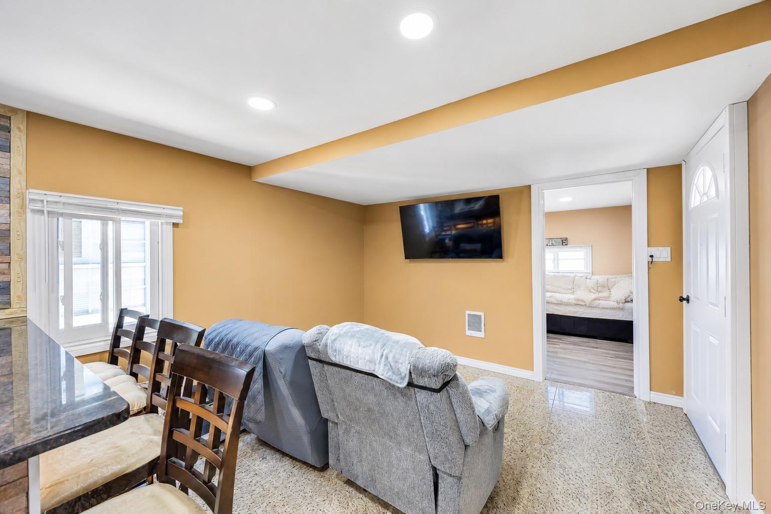 600 Broadway, Unit D14 photo 14