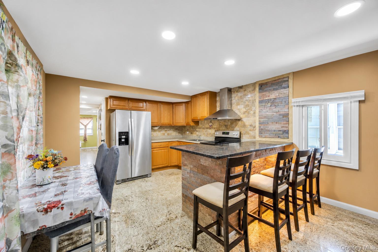 600 Broadway, Unit D14 photo 12