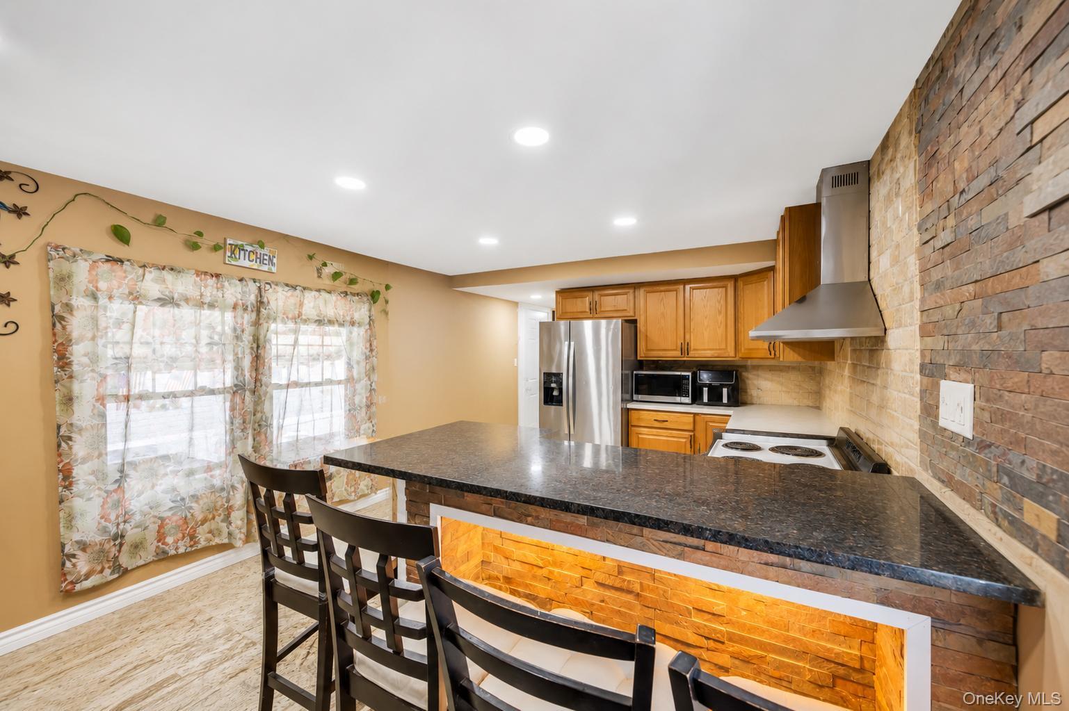 600 Broadway, Unit D14 photo 9