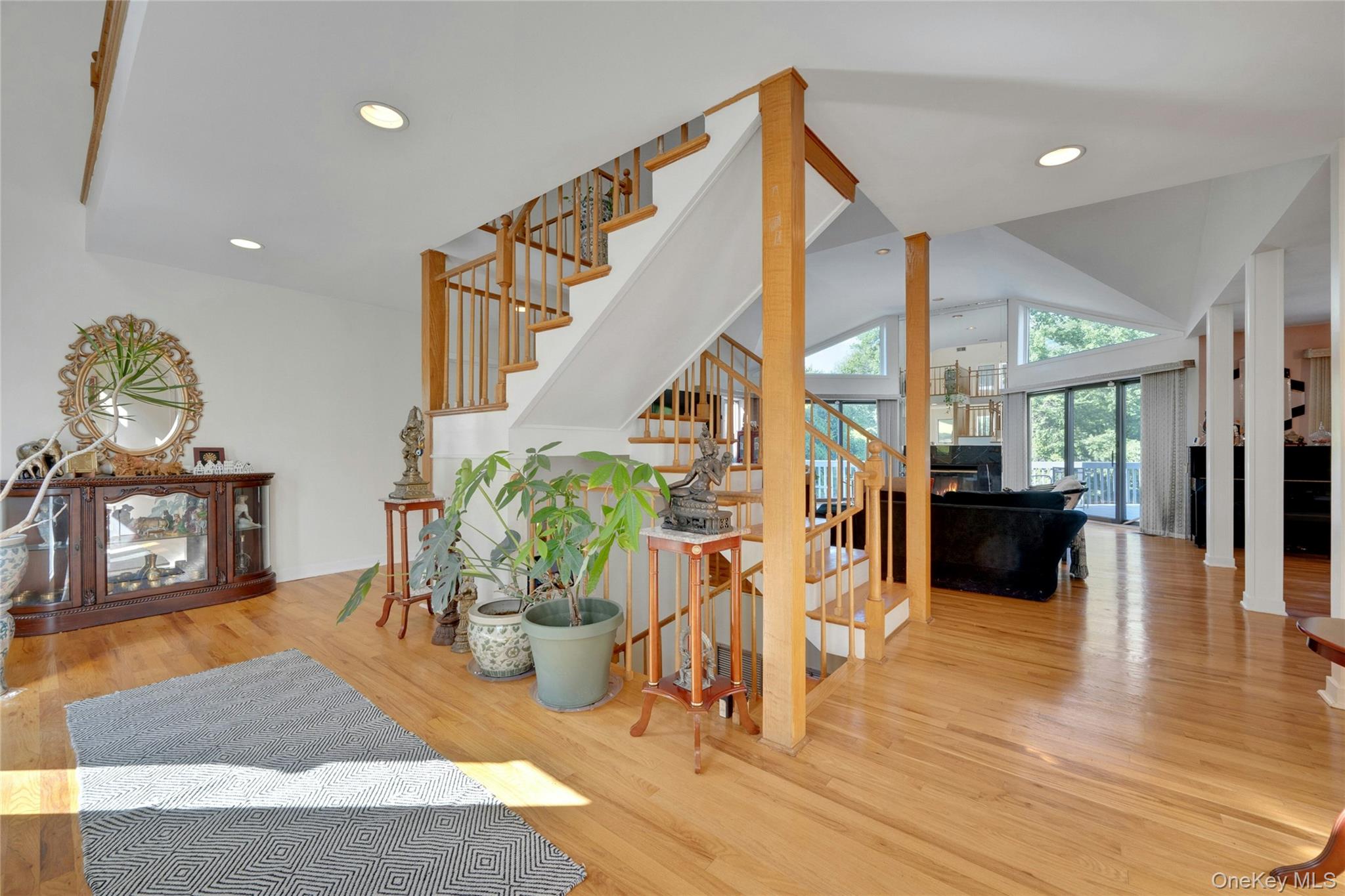 2 Meadowwood Lane – For Rent photo 7