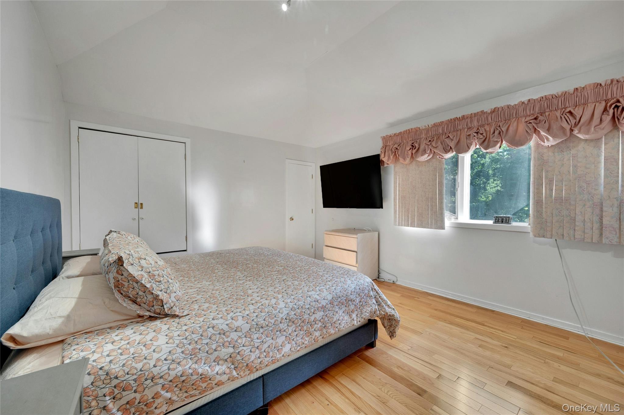 2 Meadowwood Lane – For Rent photo 18