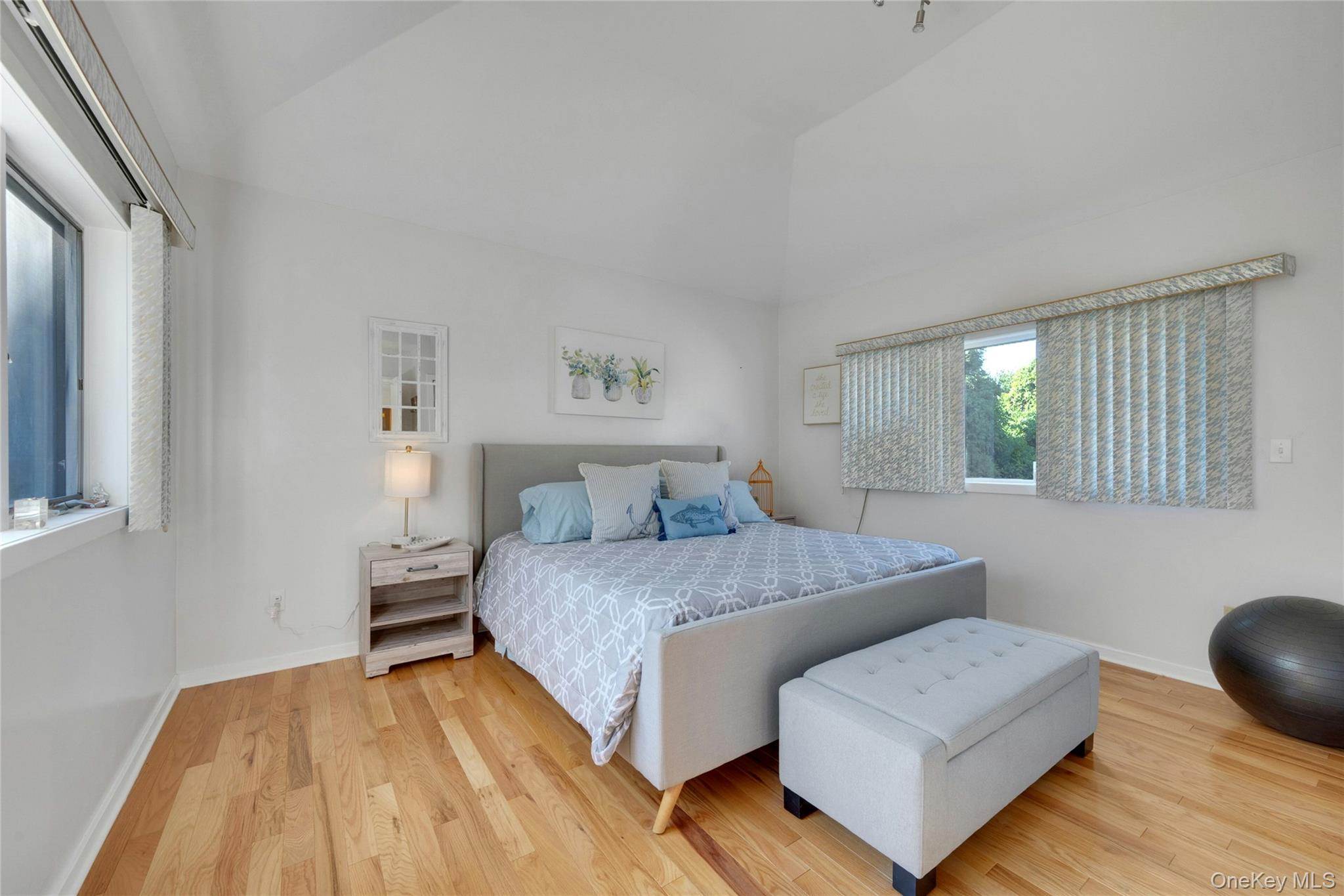 2 Meadowwood Lane – For Rent photo 17