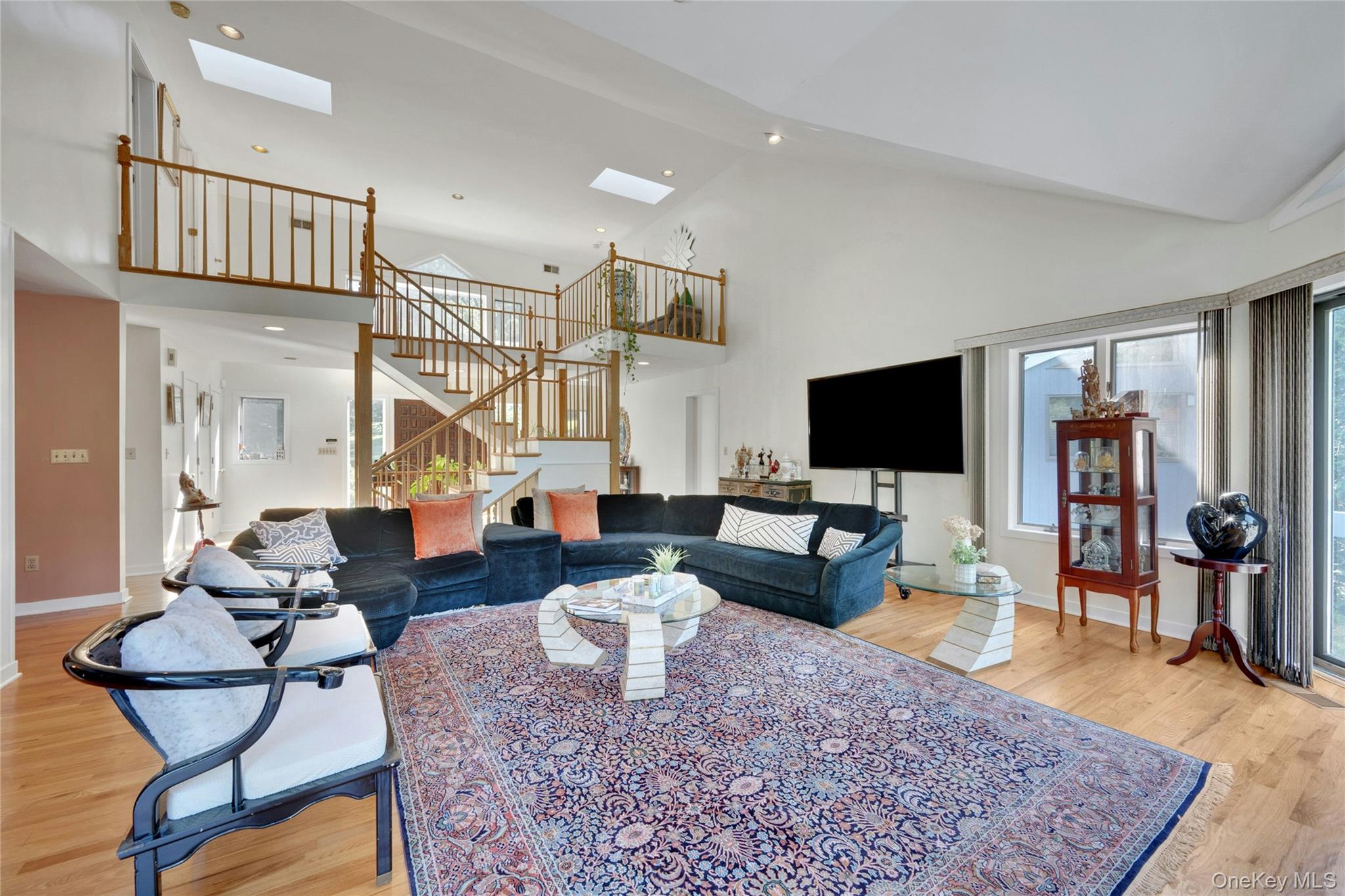 2 Meadowwood Lane – For Rent photo 4