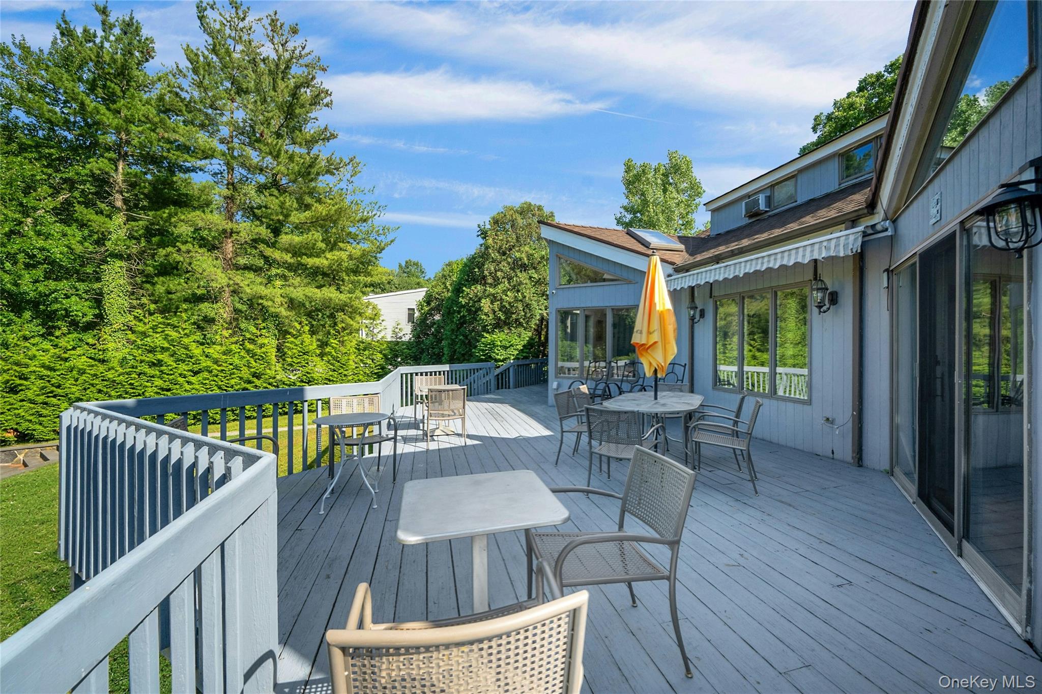 2 Meadowwood Lane – For Rent photo 3