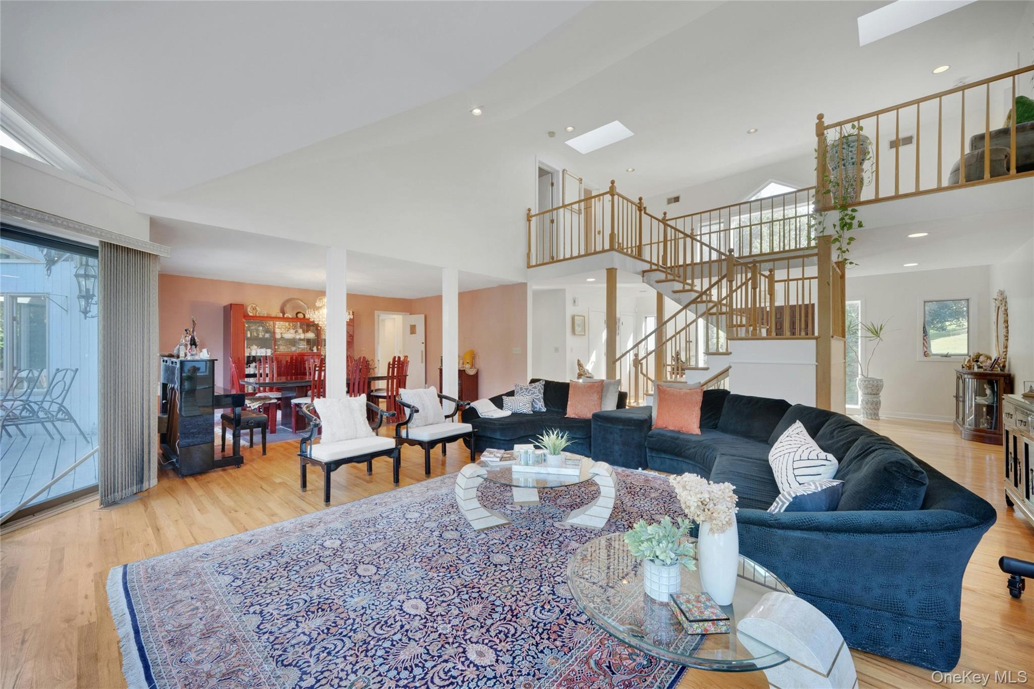 2 Meadowwood Lane – For Rent photo 8