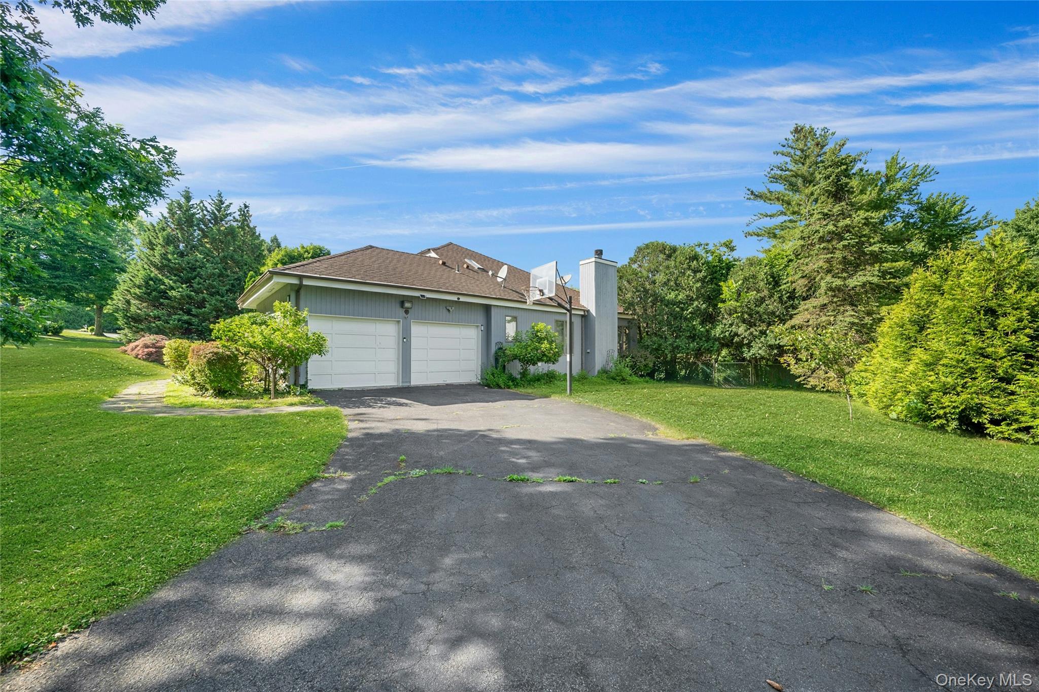 2 Meadowwood Lane – For Rent photo 24