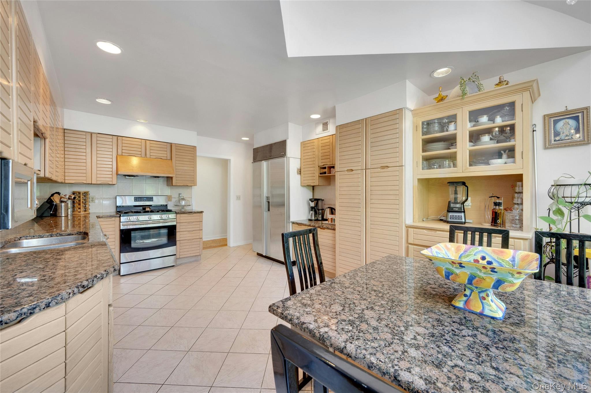 2 Meadowwood Lane – For Rent photo 11