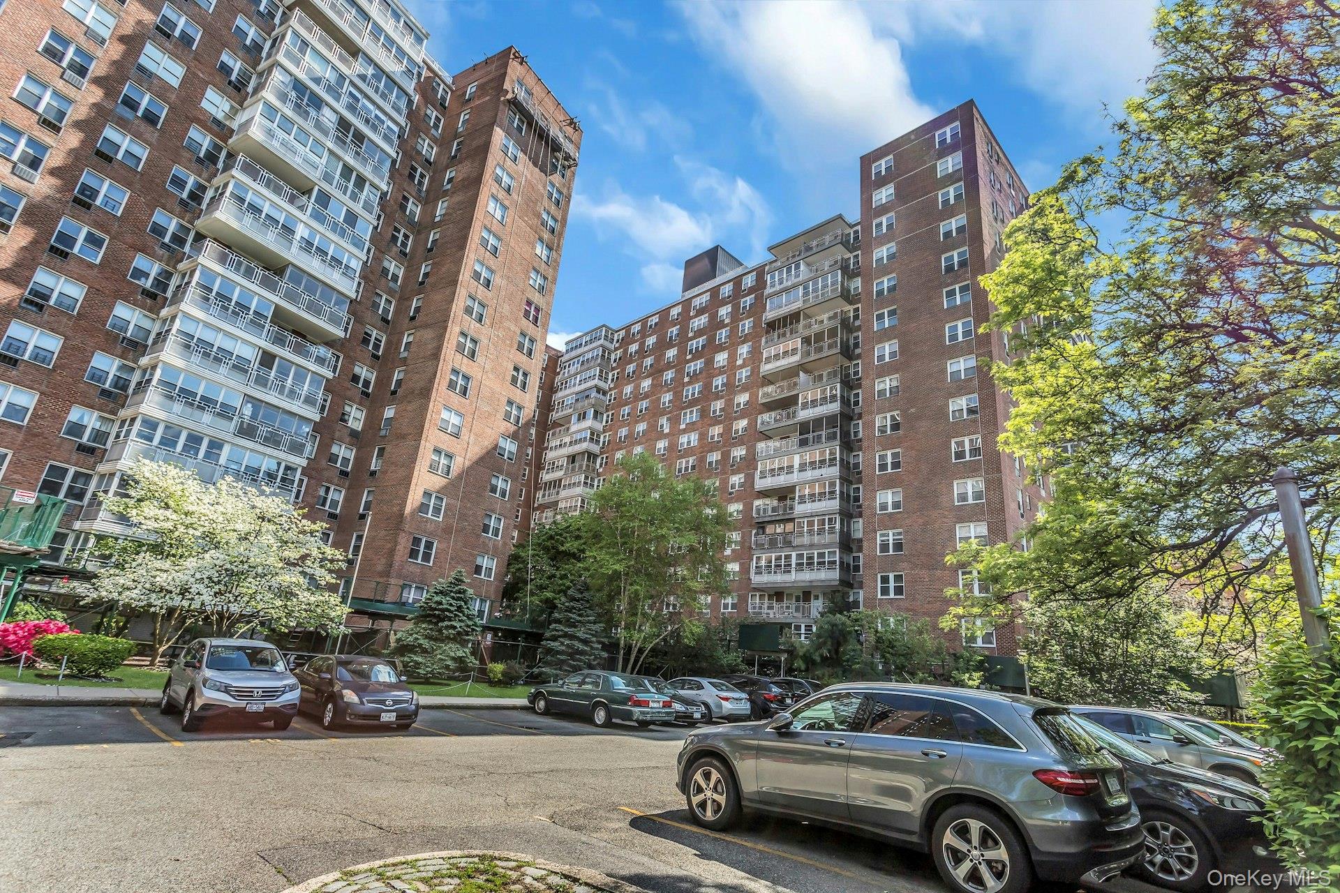 138-10 Franklin Avenue, Unit 9J photo 4