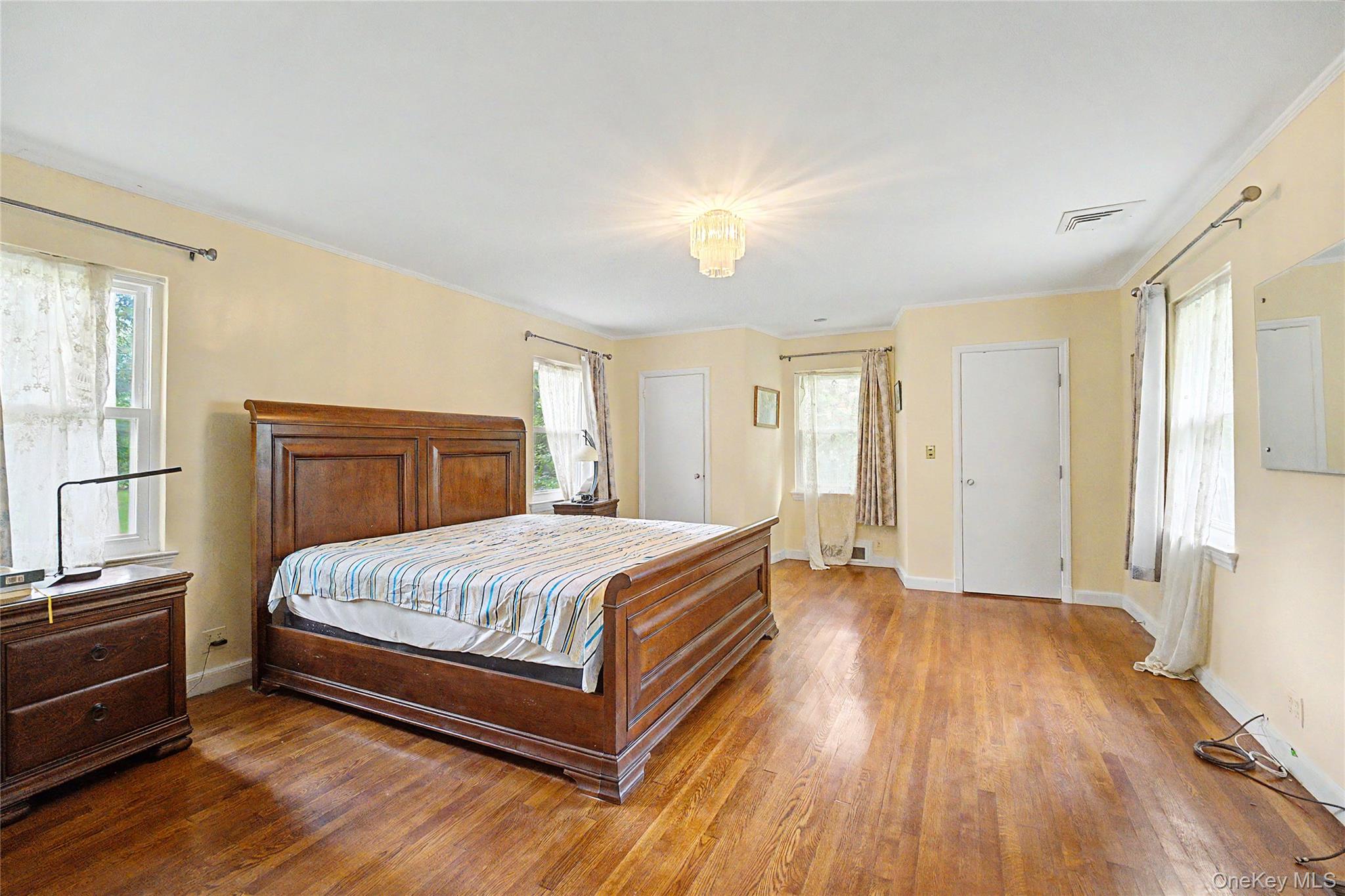 10 Hempton Road – For Rent photo 5