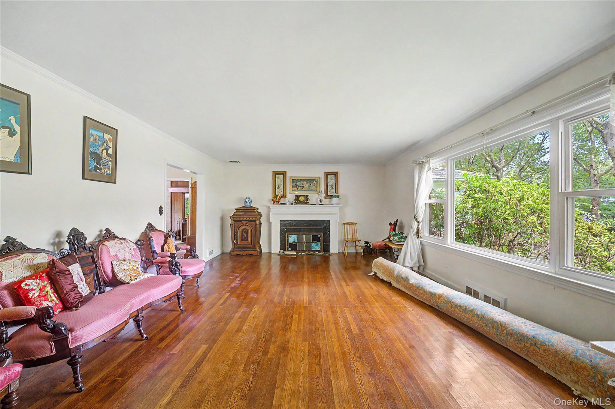 10 Hempton Road – For Rent photo 2