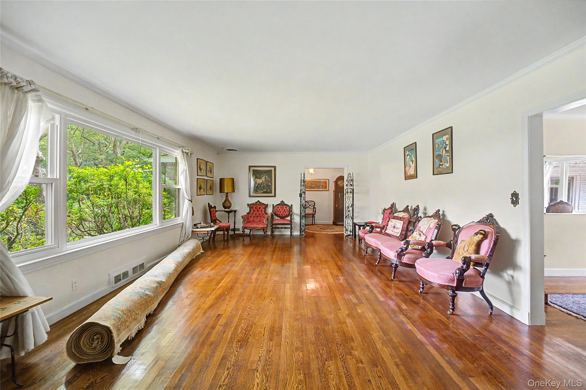 10 Hempton Road – For Rent photo 3