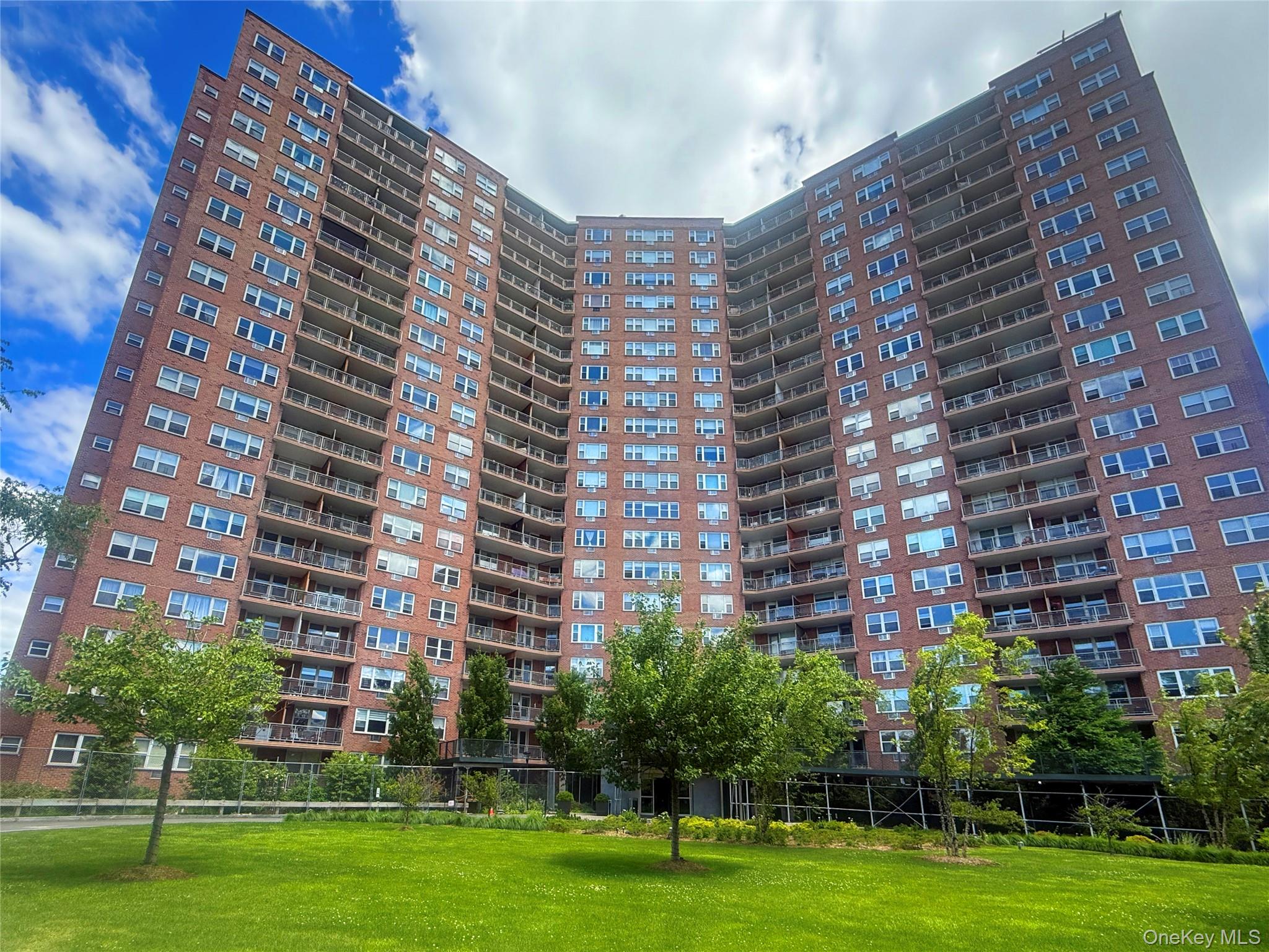 5900 Arlington Avenue, Unit 4B photo 22