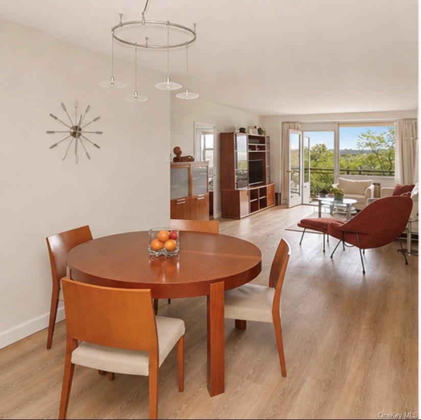 5900 Arlington Avenue, Unit 4B
