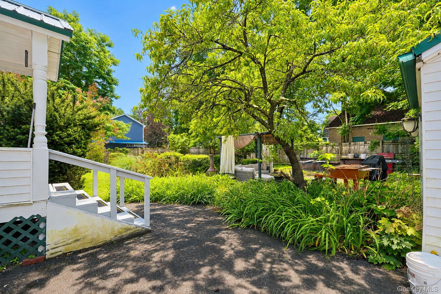8 Bartlett Street – For Sale photo 39