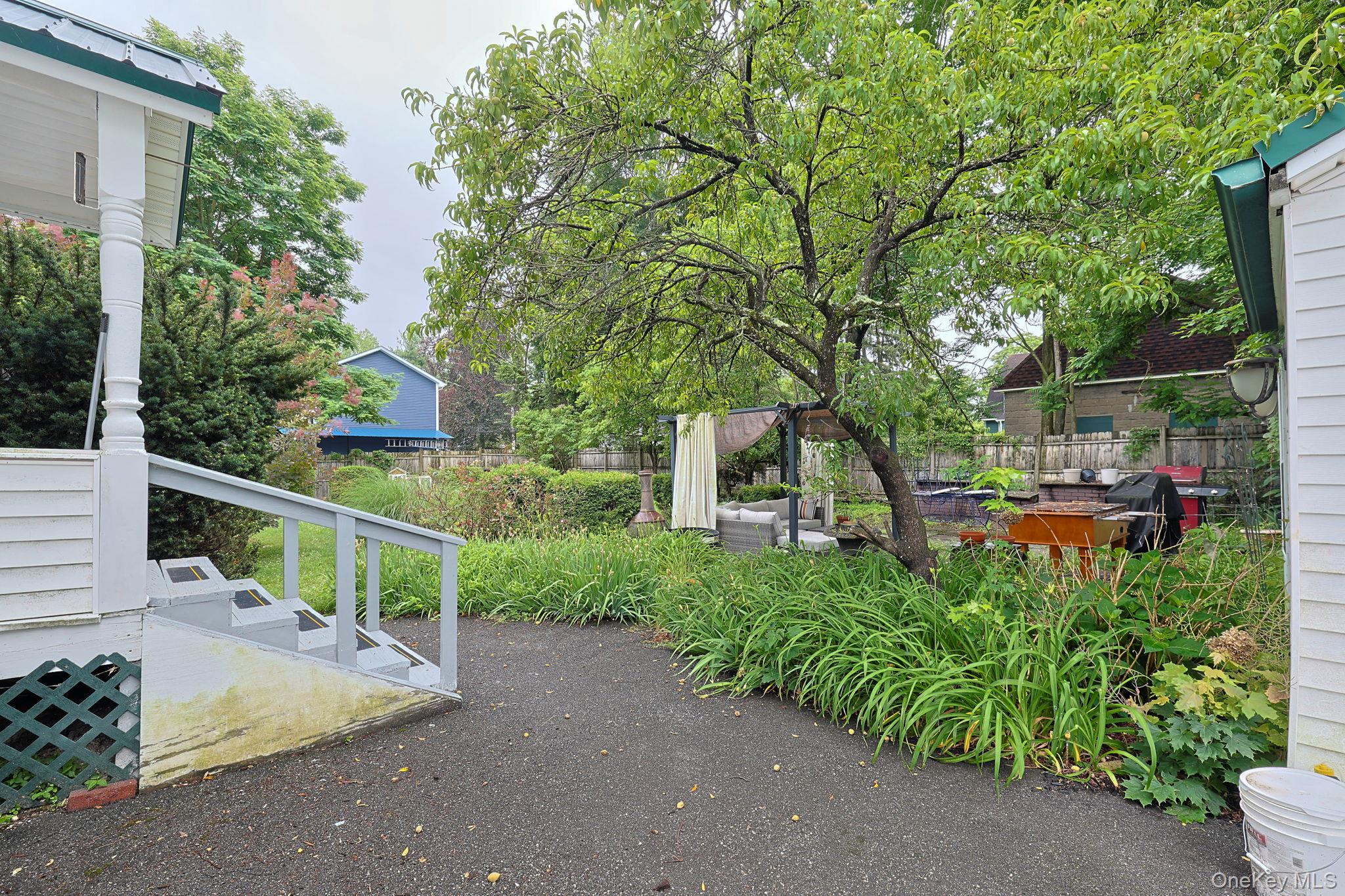 8 Bartlett Street – For Sale photo 37