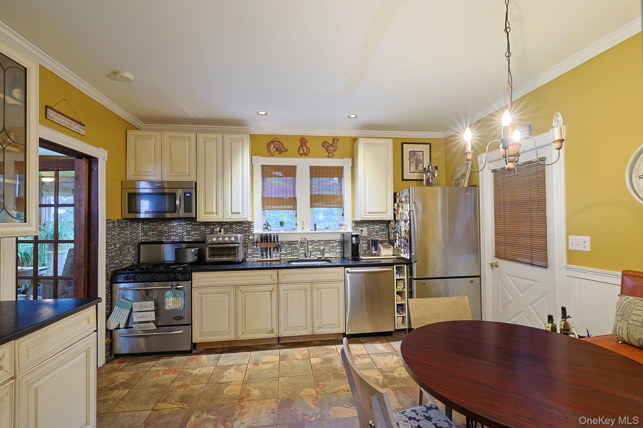 8 Bartlett Street – For Sale photo 18