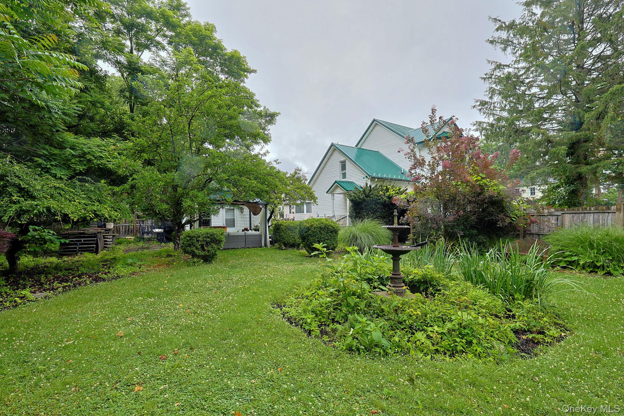 8 Bartlett Street – For Sale photo 29