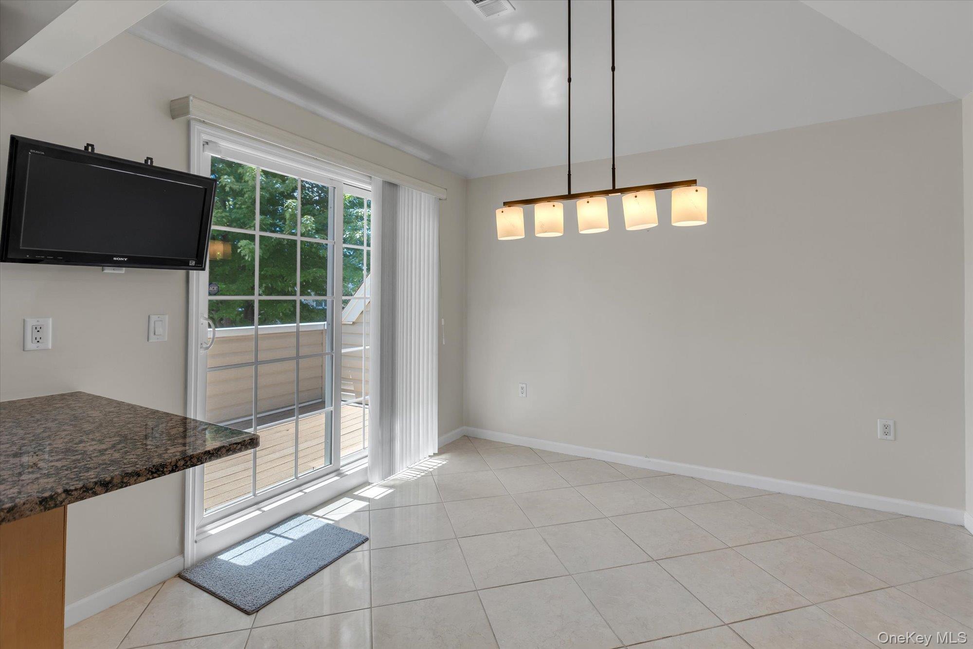 160 Christine Drive – For Sale photo 9