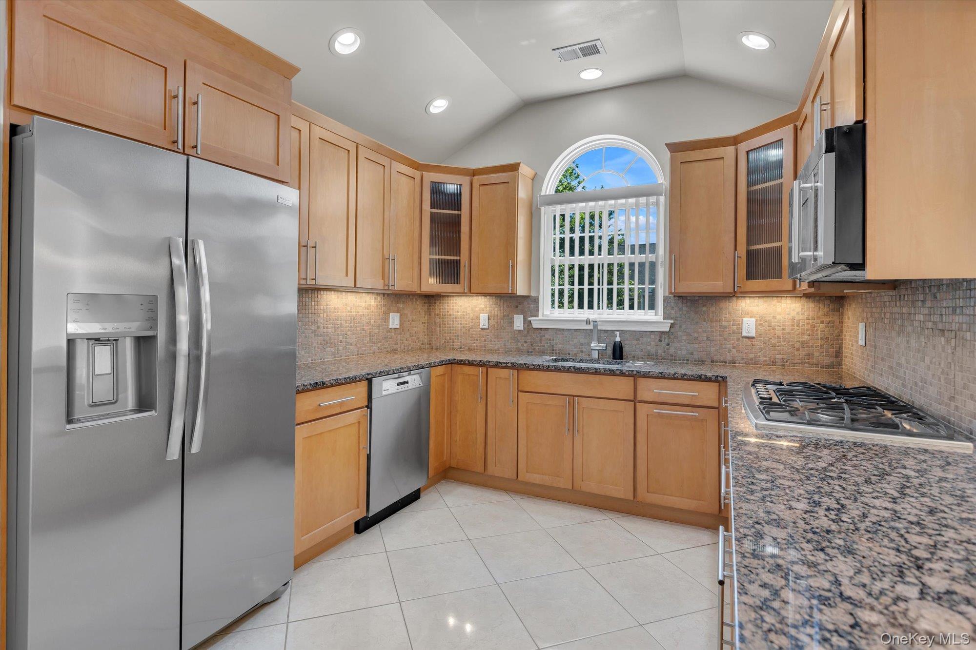 160 Christine Drive – For Sale photo 7