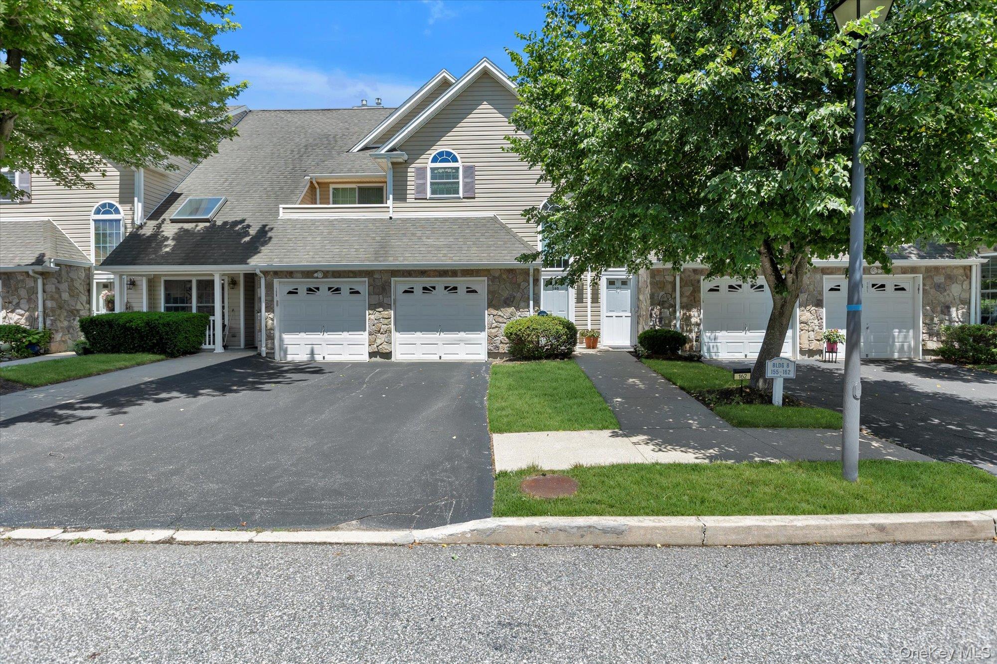 160 Christine Drive – For Sale photo 4