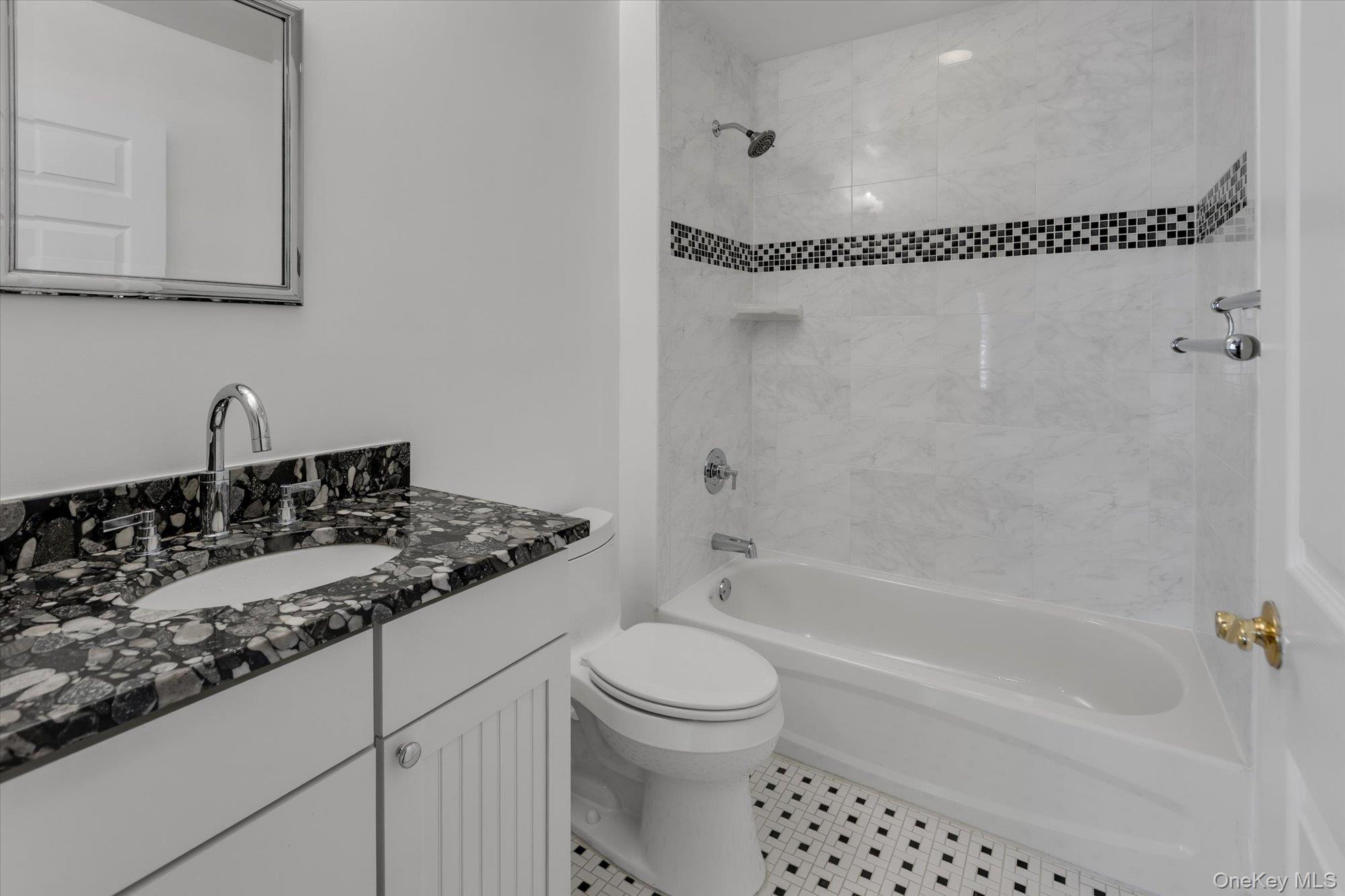 160 Christine Drive – For Sale photo 18