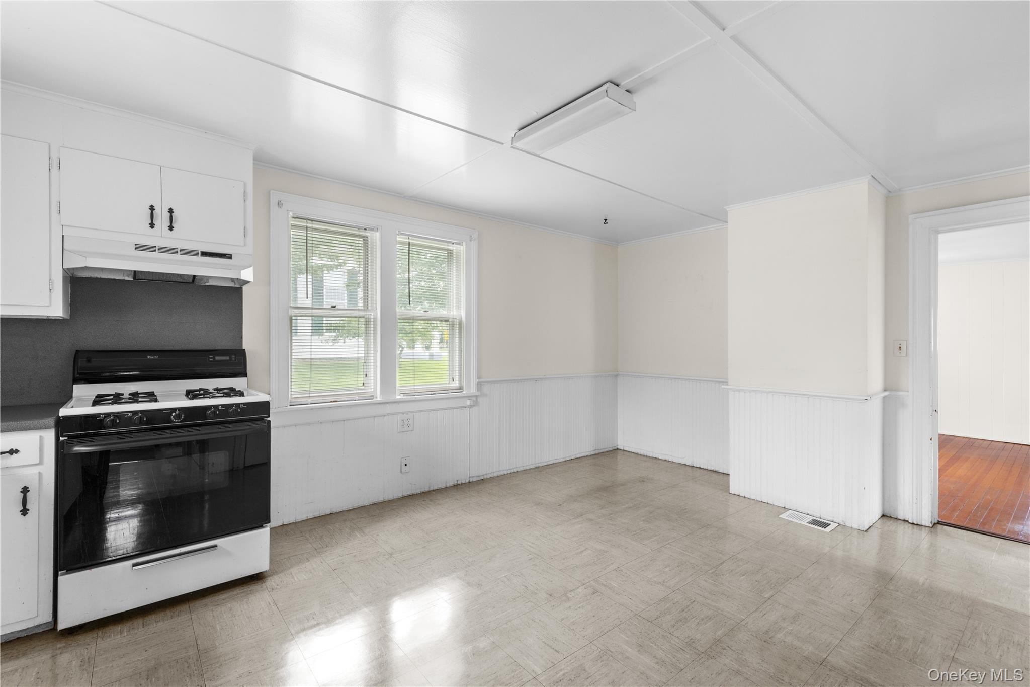 1586 Main Road – For Rent photo 9