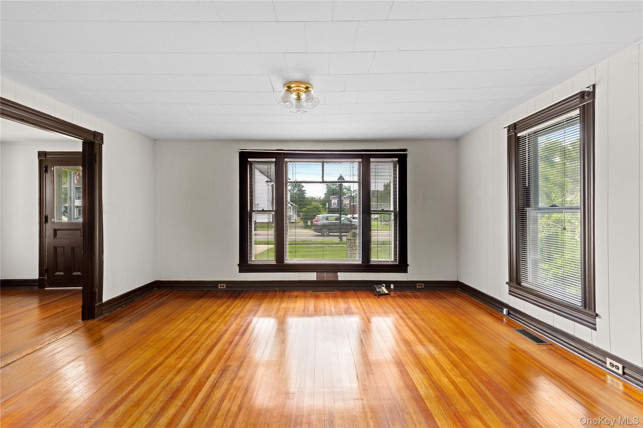 1586 Main Road – For Rent photo 6