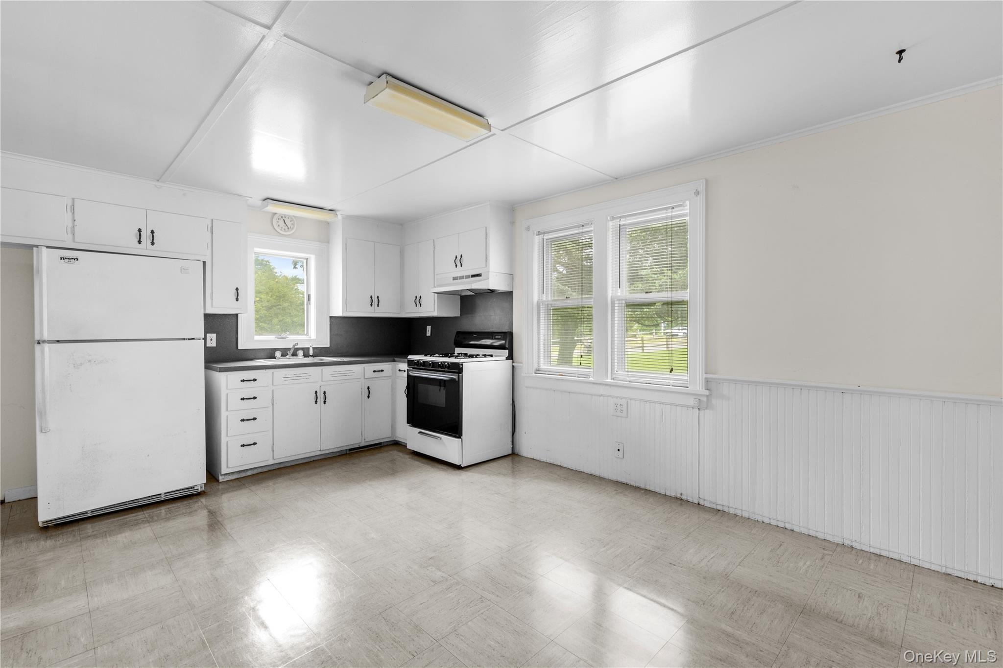 1586 Main Road – For Rent photo 10