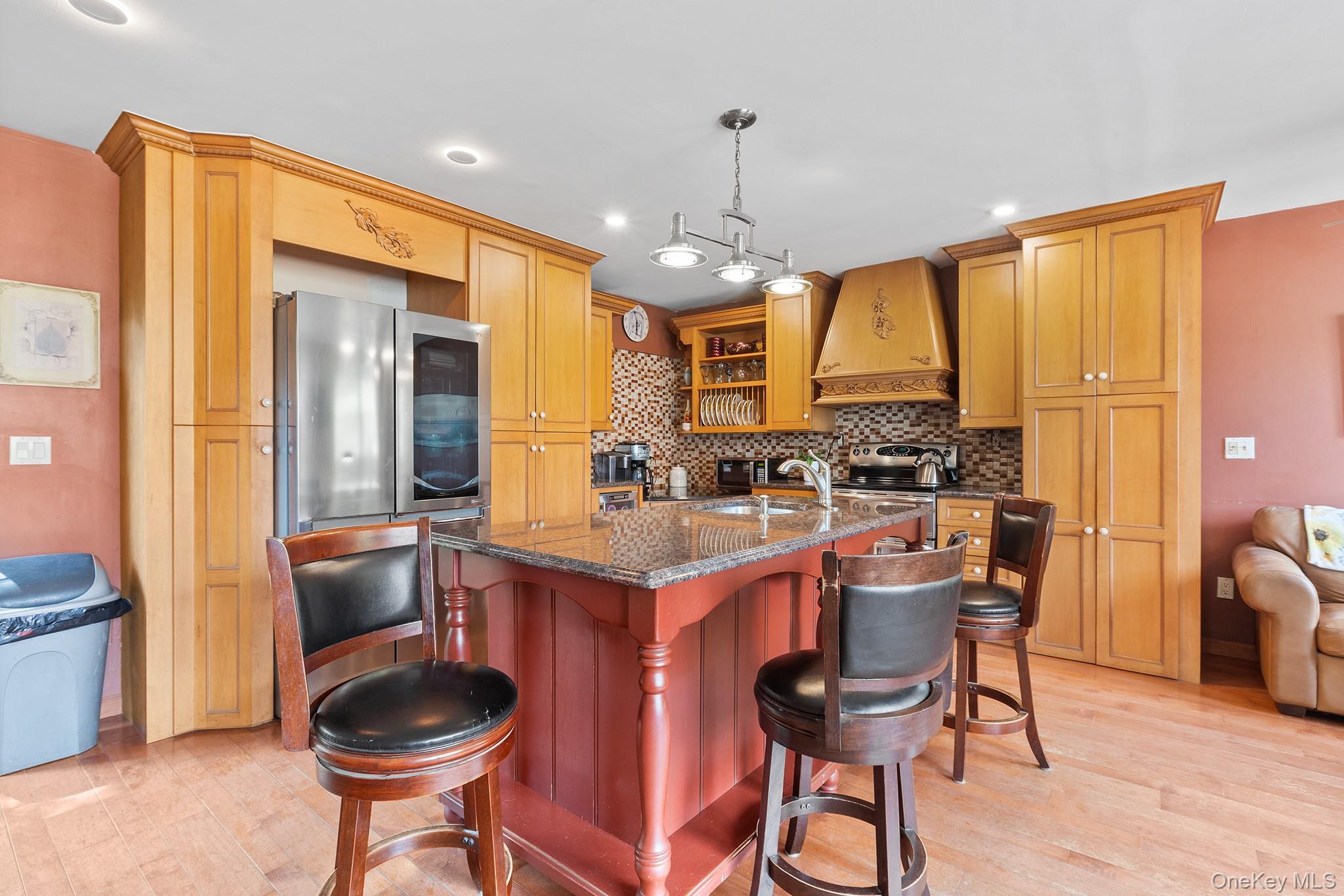 37 S Plank Road – For Sale photo 8