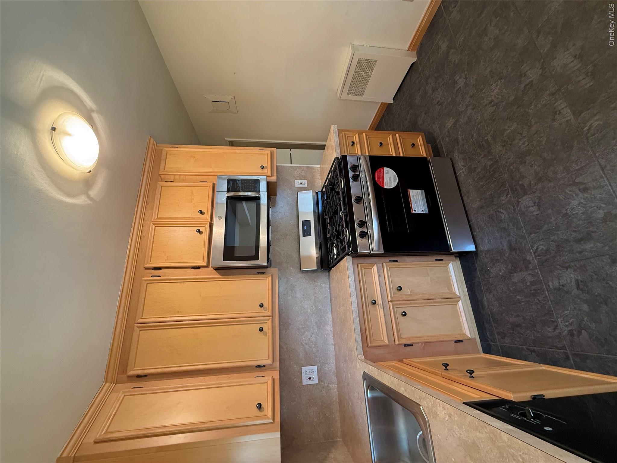 1201 E Broadway, Unit H-22 photo 9