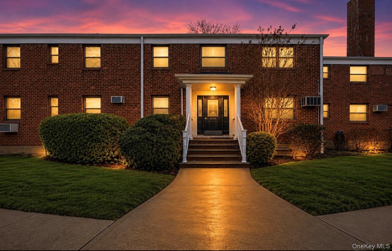 1201 E Broadway, Unit H-22