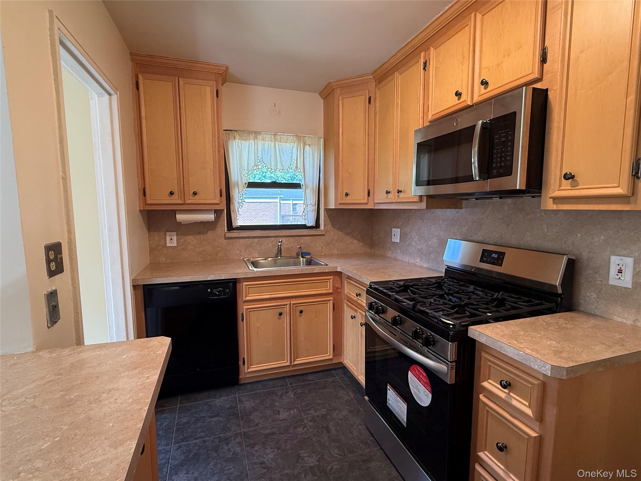 1201 E Broadway, Unit H-22 photo 7