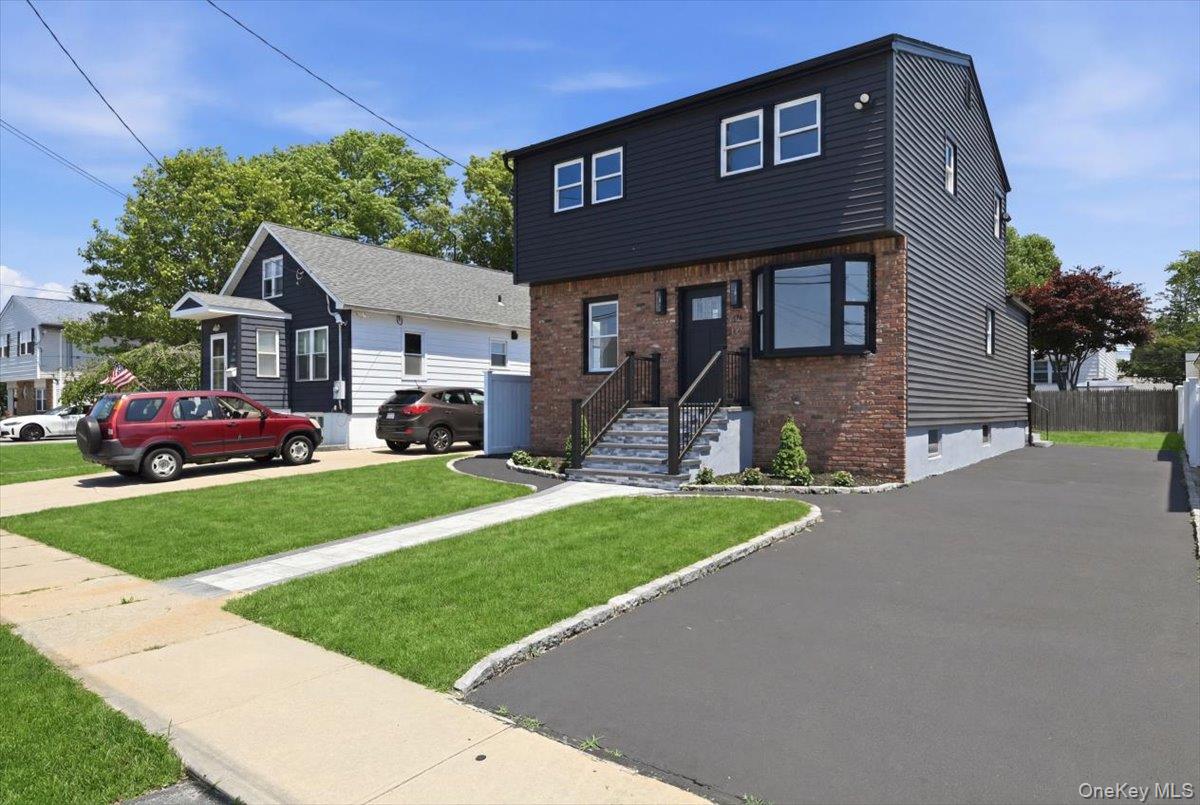 20 Wyona Avenue – For Sale photo 3