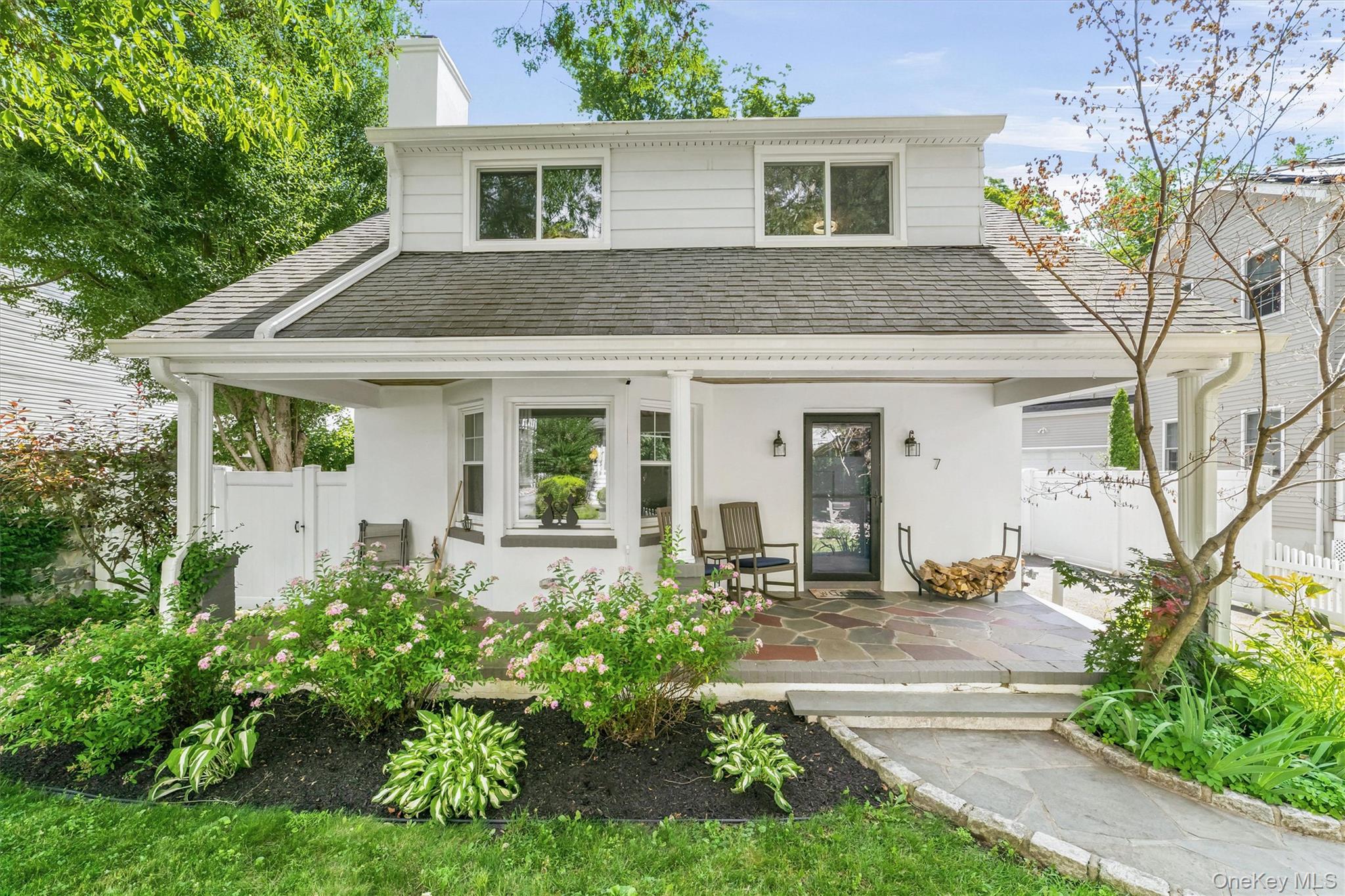 7 Brook Place – For Sale