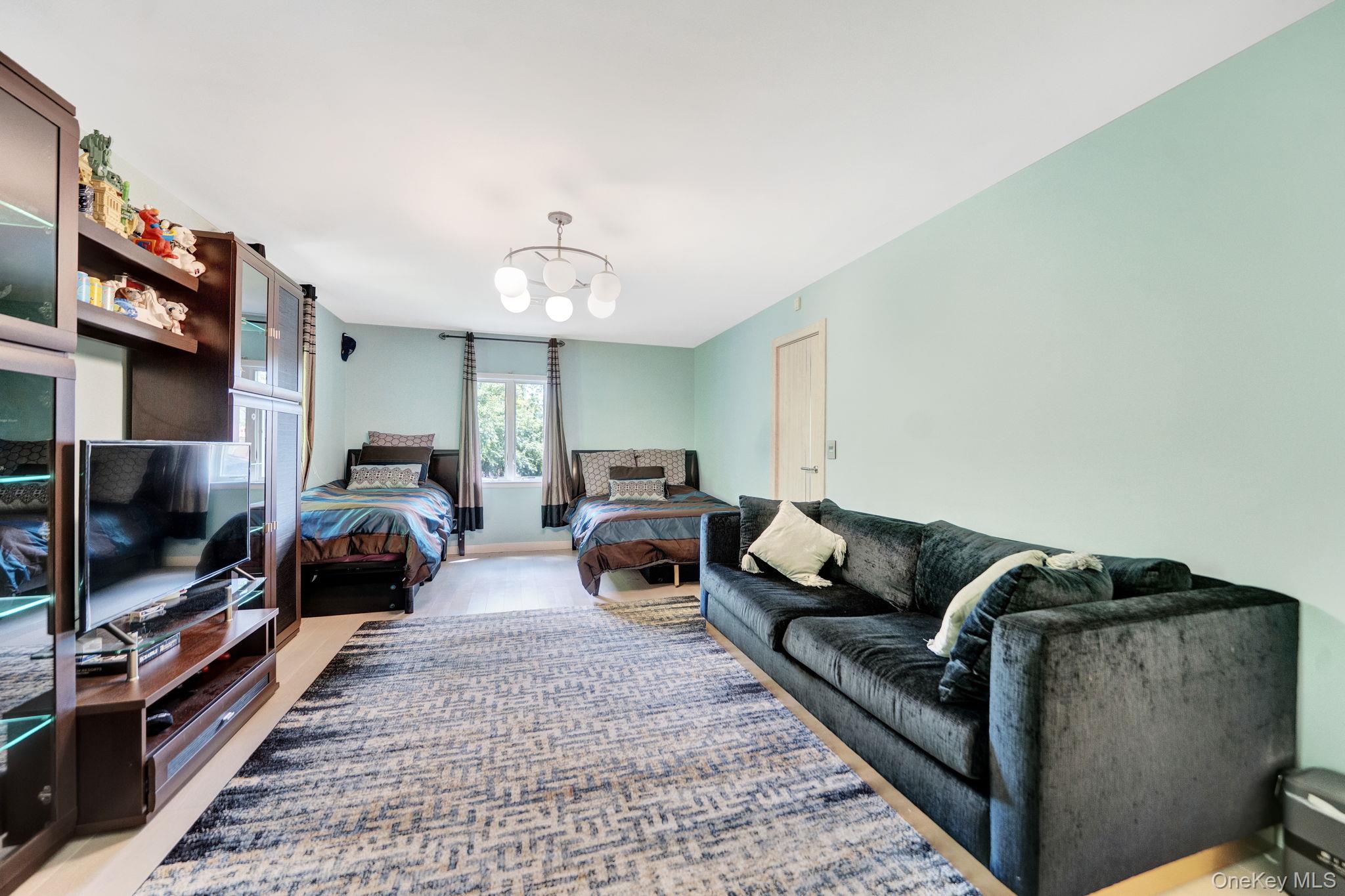 180-15 Aberdeen Road – For Sale photo 39