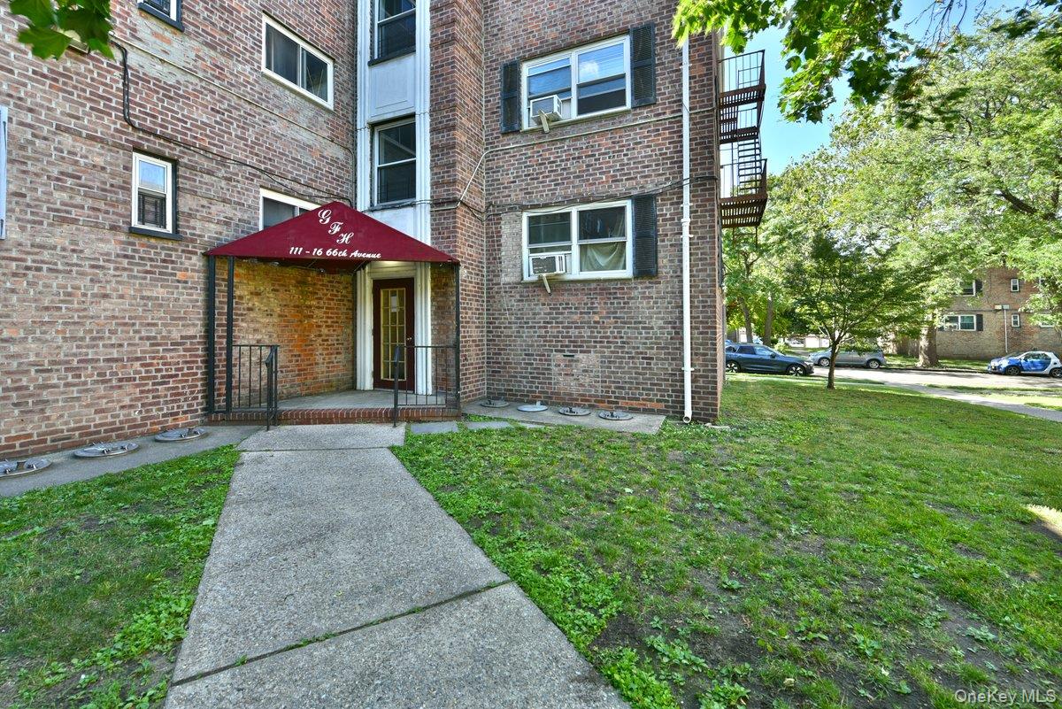 11116 66th Avenue, Unit 3B photo 2