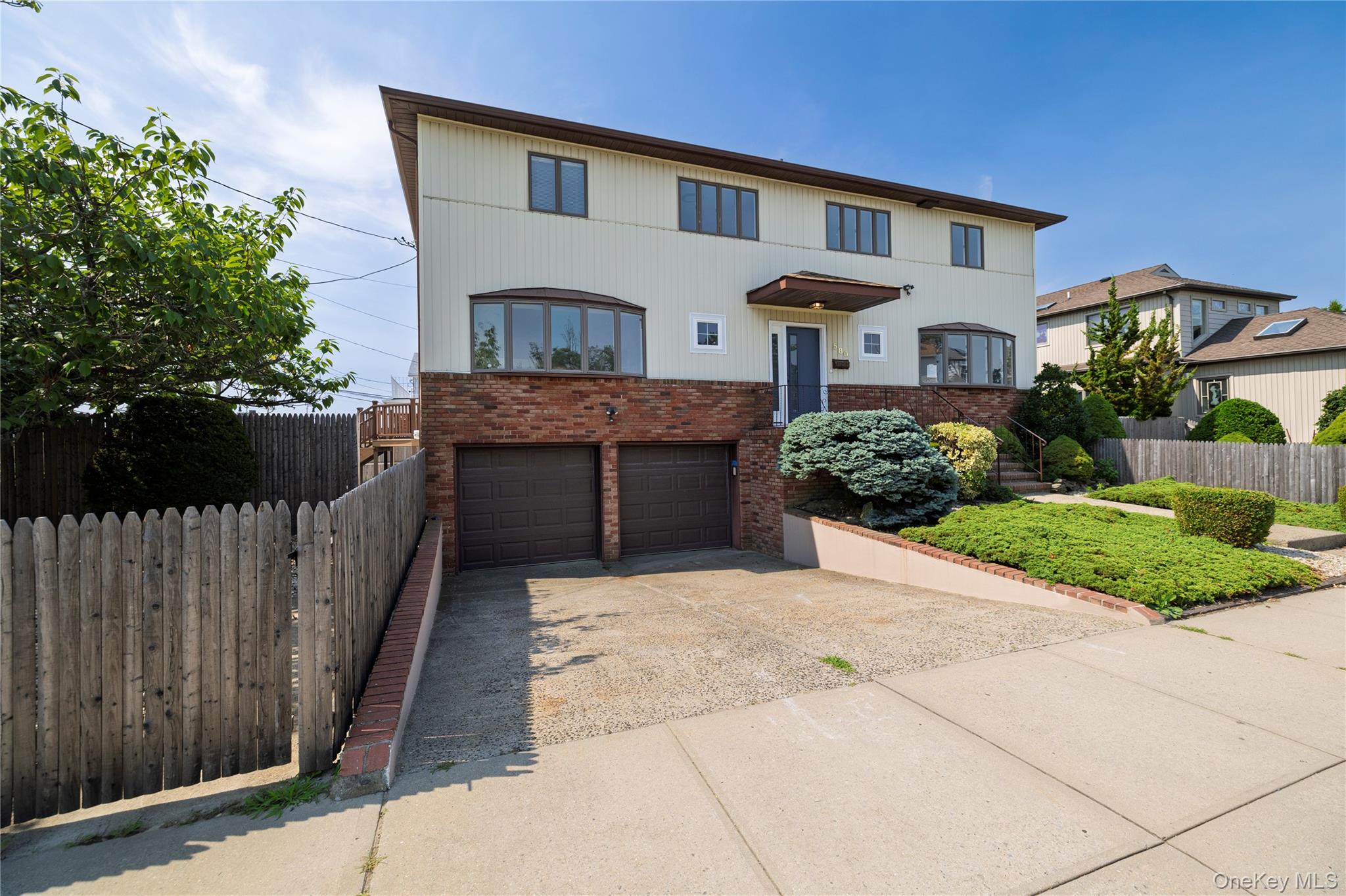 580 East Pine Street, Unit WEST SIDE photo 2