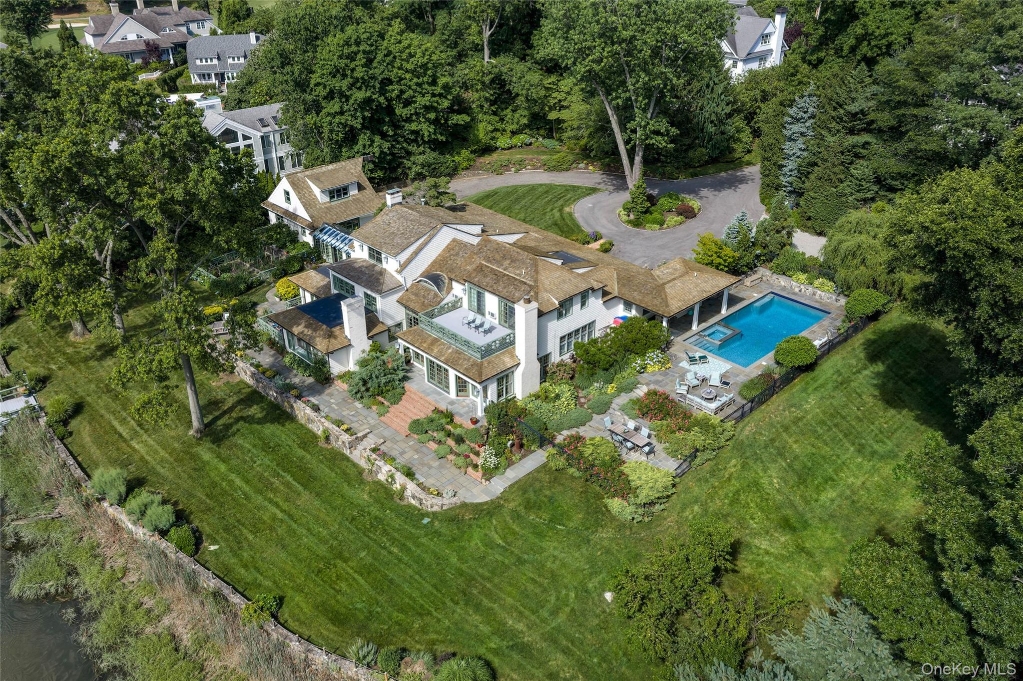 87 Hix Avenue – For Sale photo 2