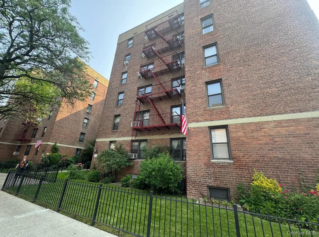 65-39 108th Street, Unit E6 photo 5