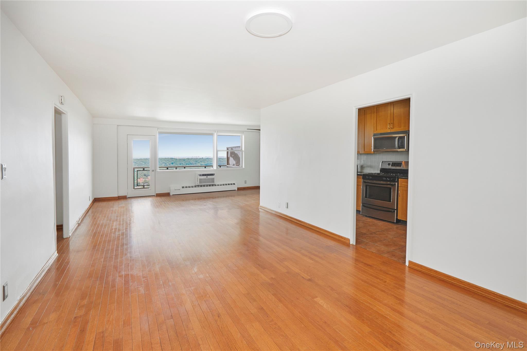 5700 Arlington Avenue, Unit 19G photo 8