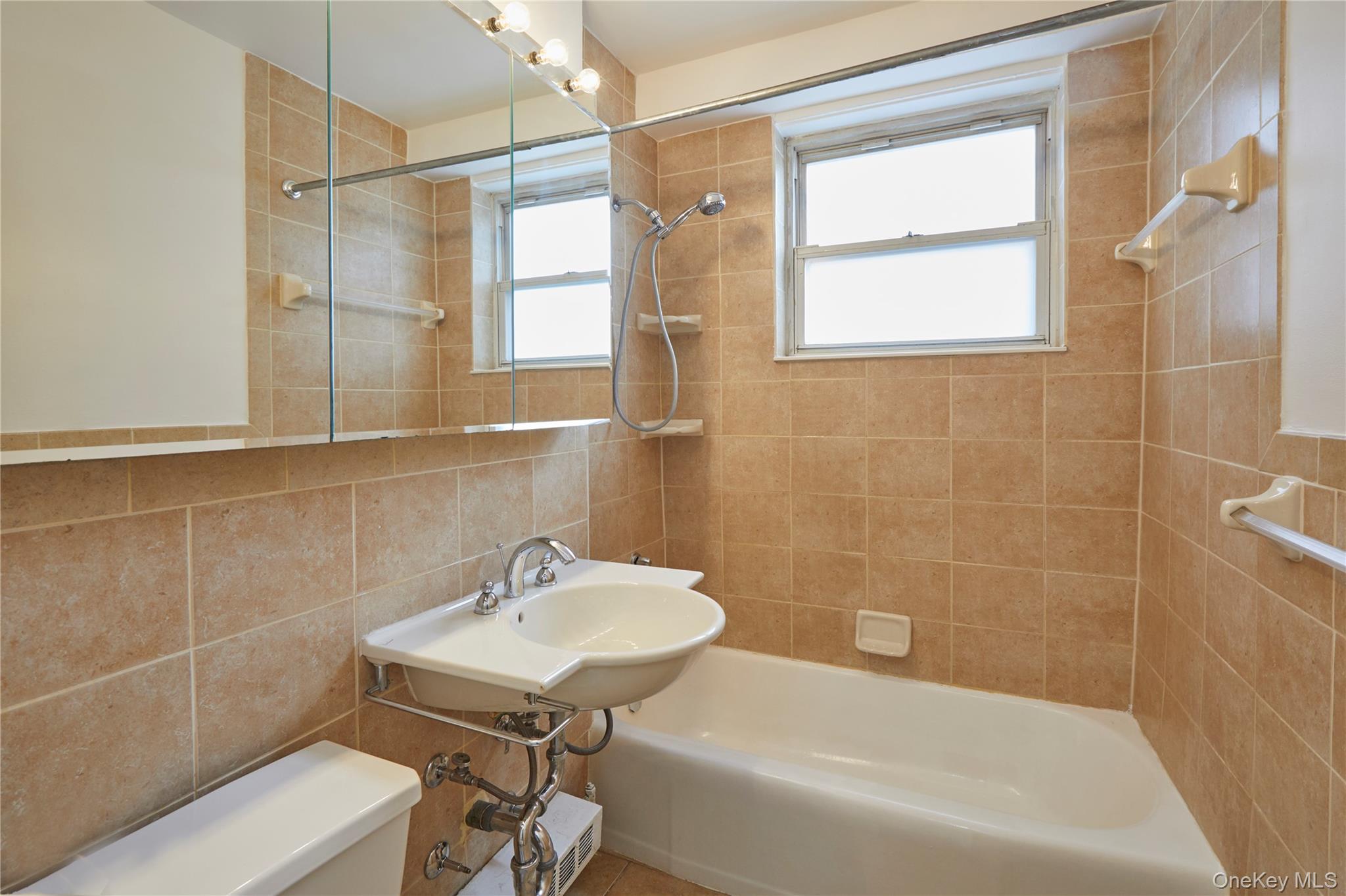 5700 Arlington Avenue, Unit 19G photo 11