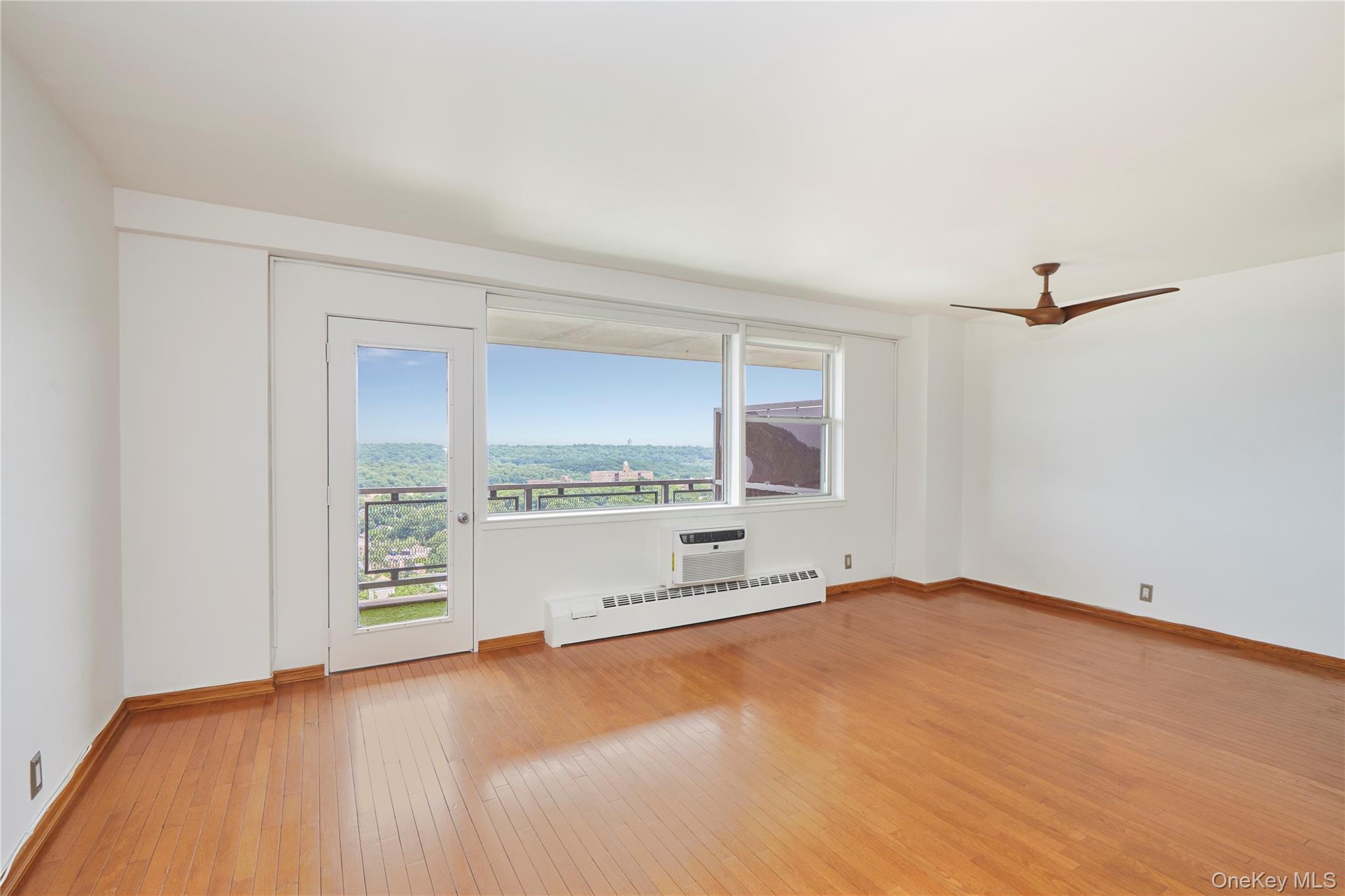 5700 Arlington Avenue, Unit 19G photo 7
