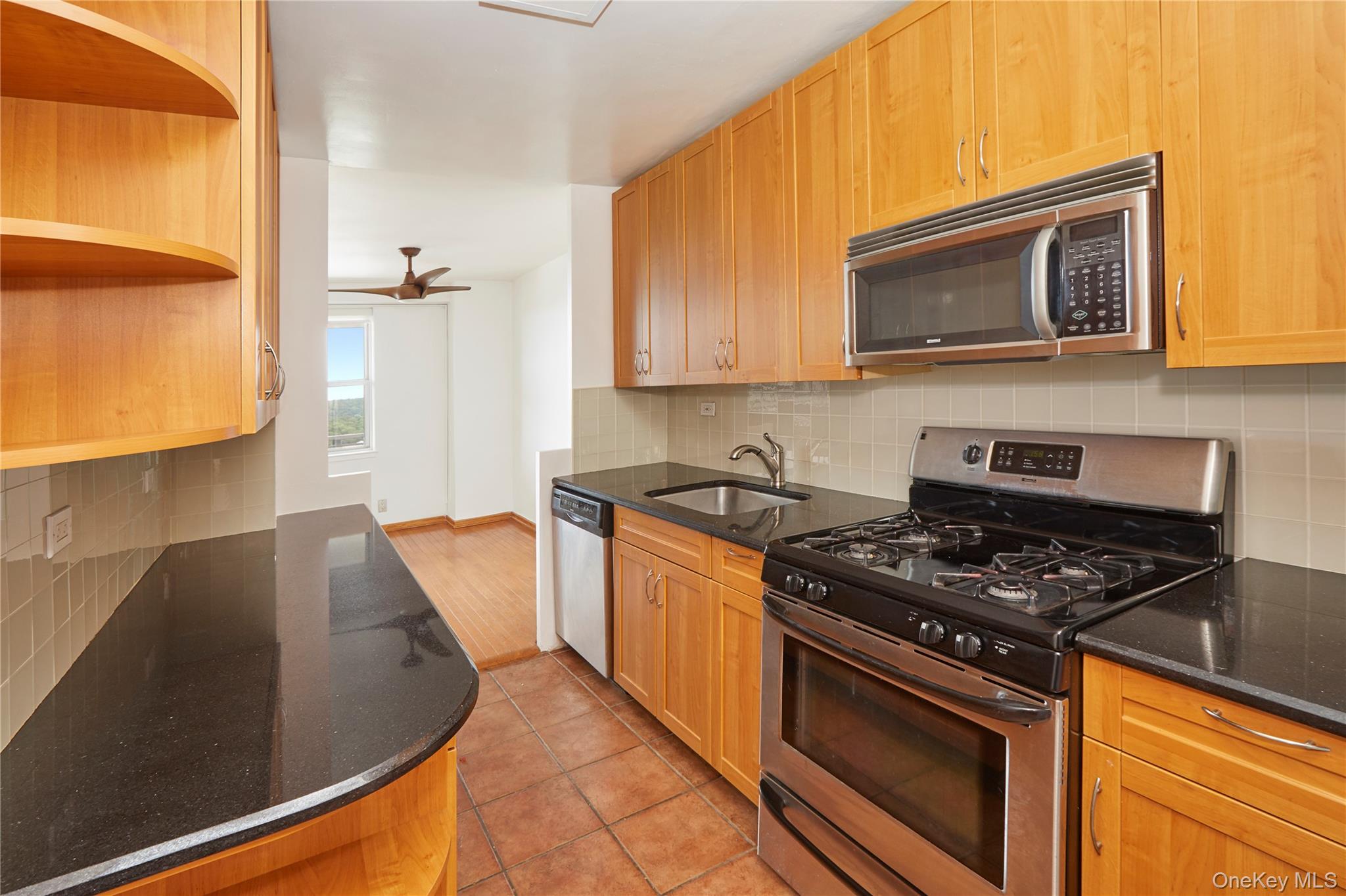 5700 Arlington Avenue, Unit 19G photo 10