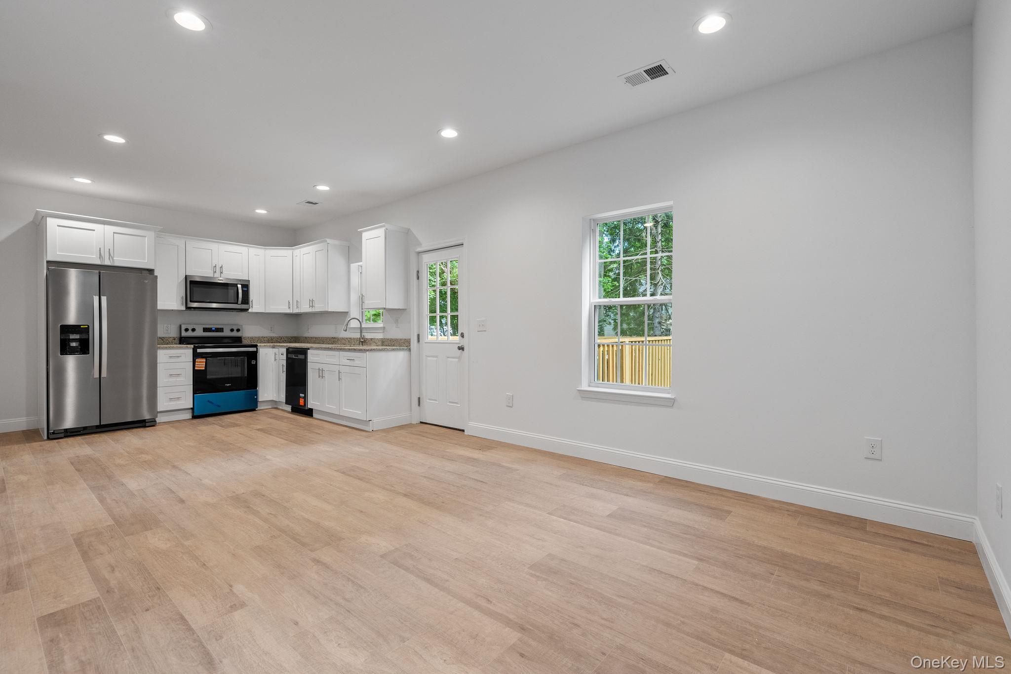 7 Lafayette Street – For Sale photo 6