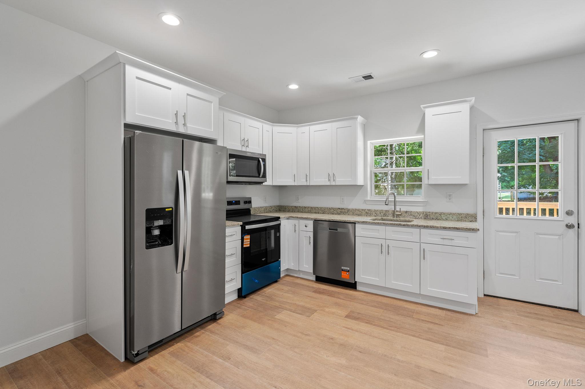 7 Lafayette Street – For Sale photo 2