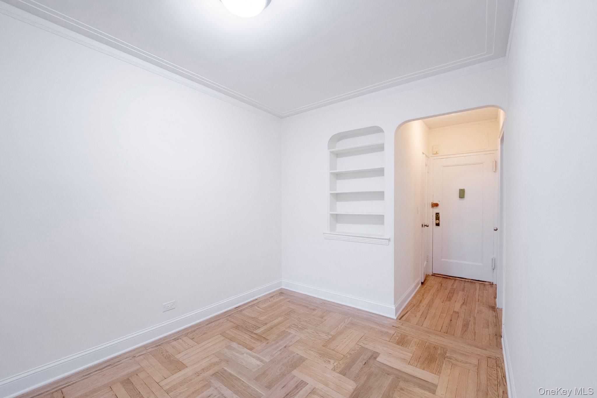 2190 Boston Road, Unit 5M