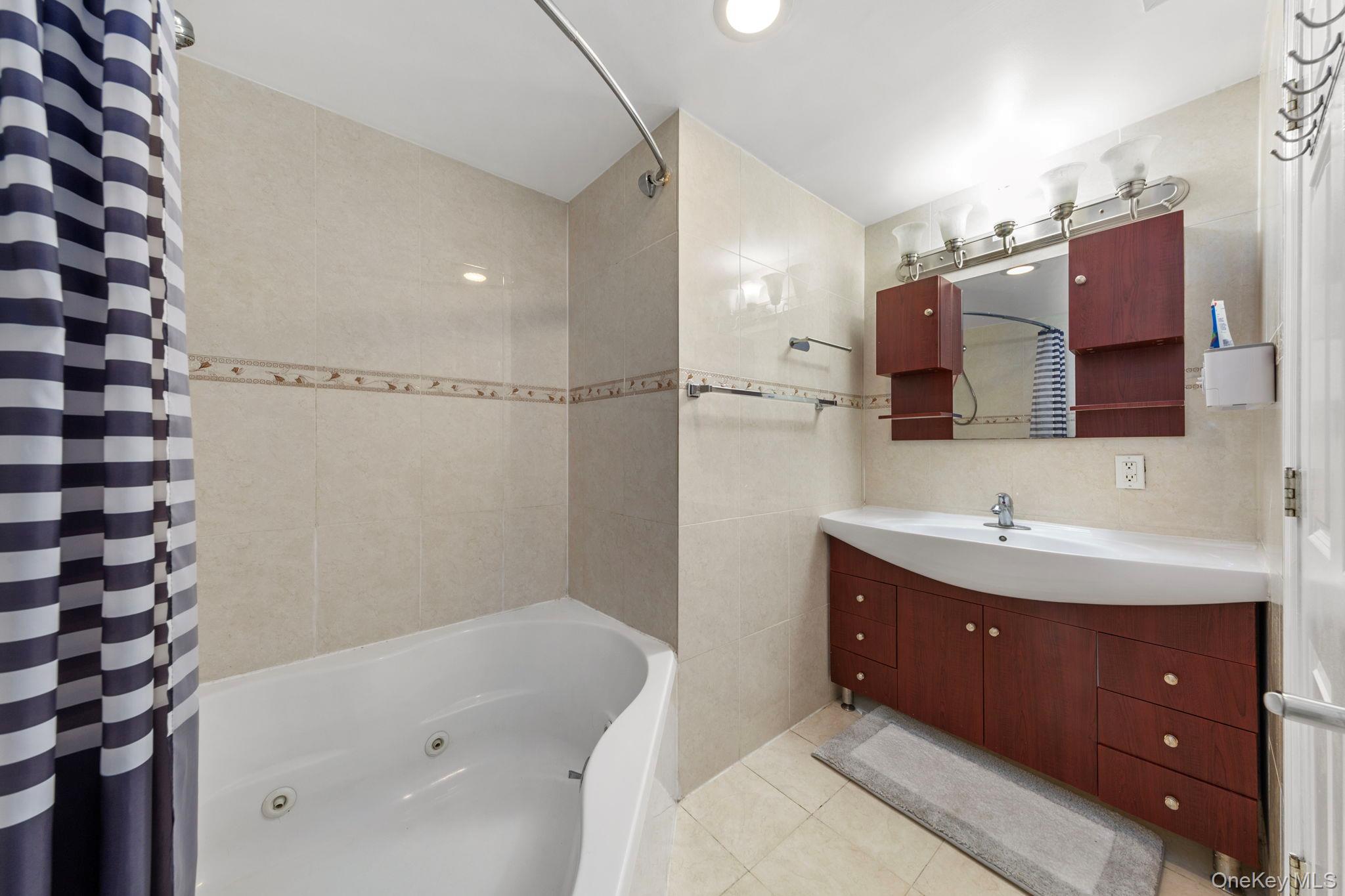37-20 Prince st. – For Sale photo 5