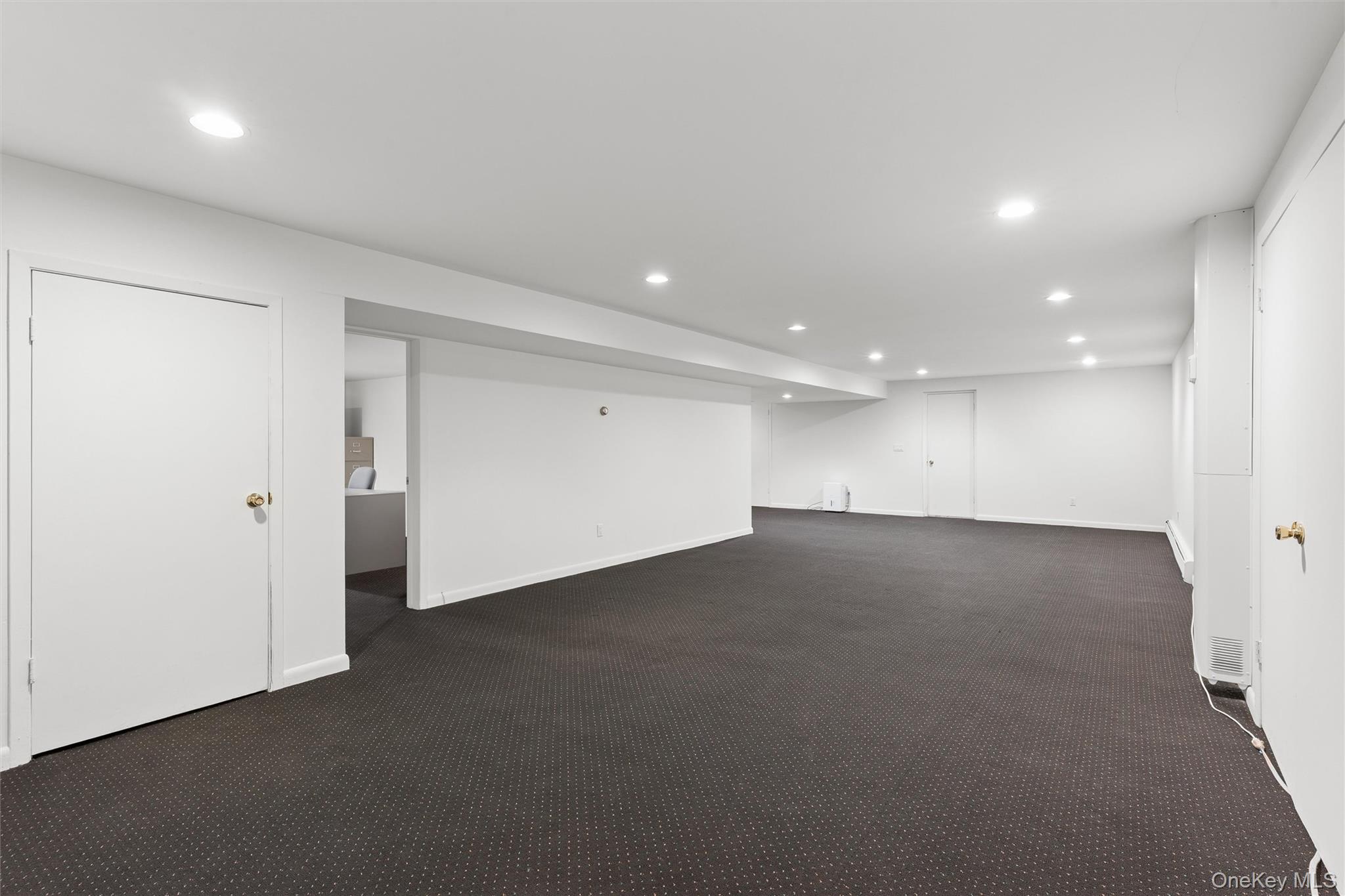 2 Greenwood Lane – For Sale photo 35