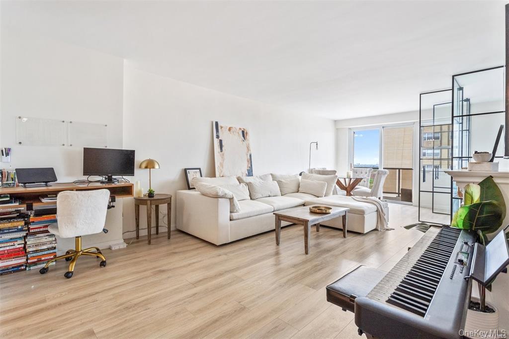 102-30 66 Road, Unit 25E photo 3